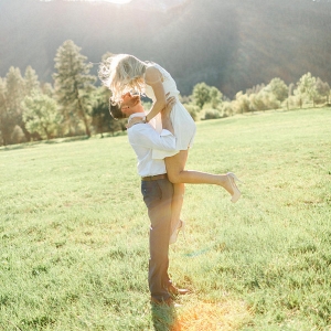 This Super Romantic Leavenworth Engagement is Sunny Perfection!