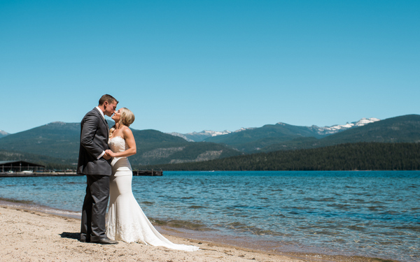 This Picturesque Views in This Lakeside Wedding Are Too Stunning To Miss!