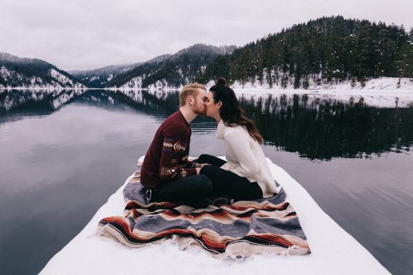 This Wintery Engagement is So Intimate and Dreamy!