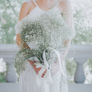 Delicate and Simplistic Bridal Bouquet