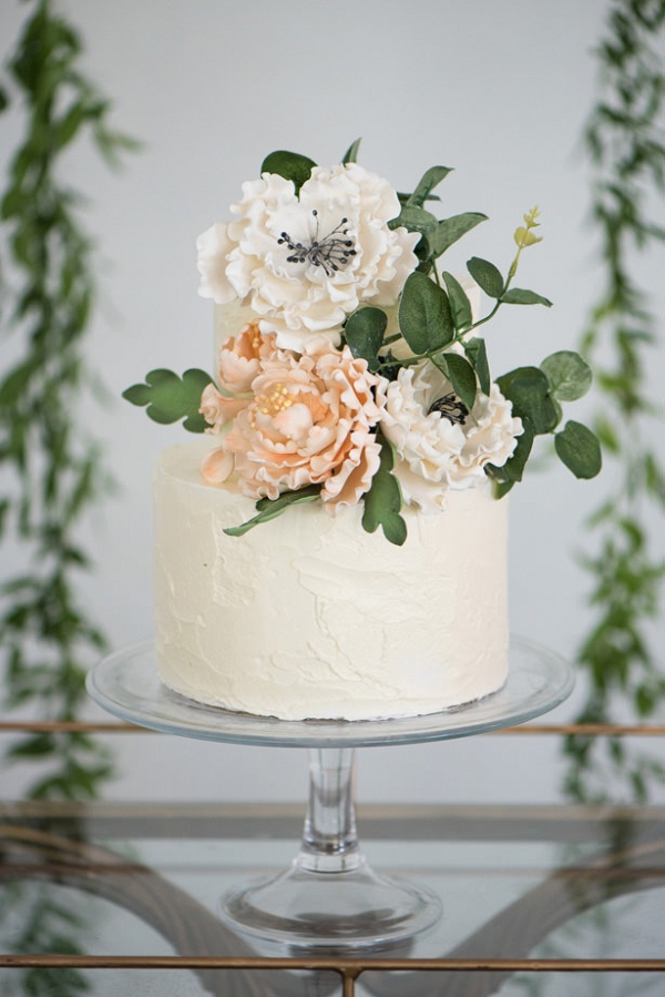 Buttercream cake with sugar flowers