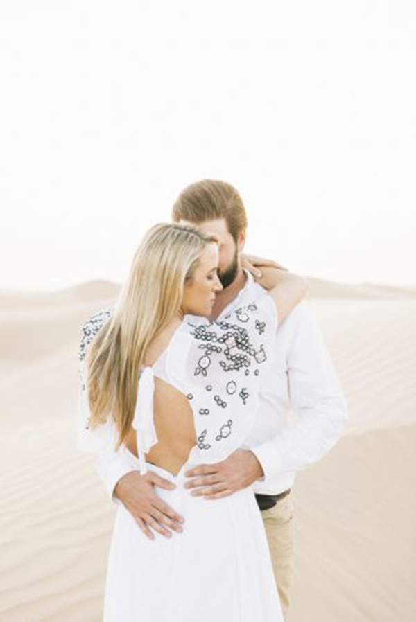 A dreamy engagement session in the desert by Lizelle Goussard Photography