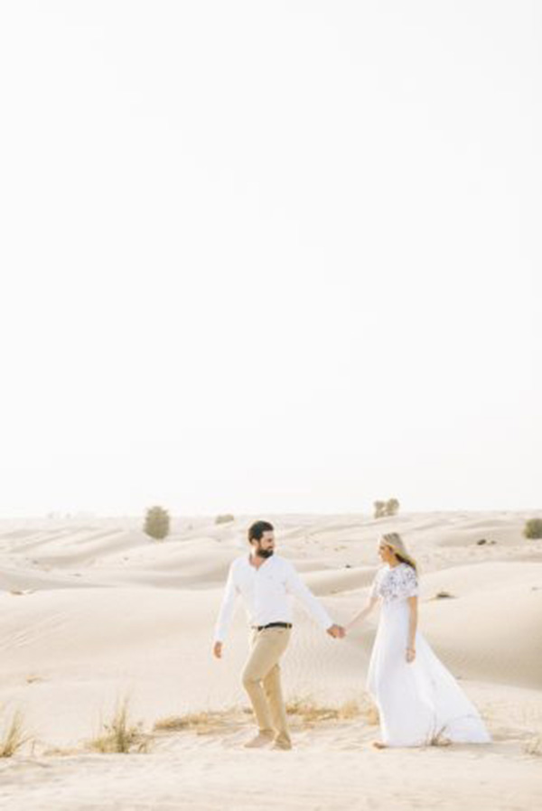 A stunning engagement shoot in the desert