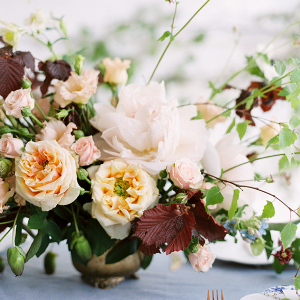 Fine Art floral centrepiece by Bo Boutique and captured by Hannah Duffy Photography