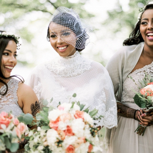 Bride with taupe bridesmaids