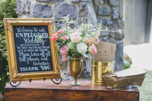 Unplugged wedding sign on Bridal Musings