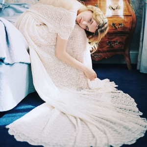 Scallop lace wedding dress