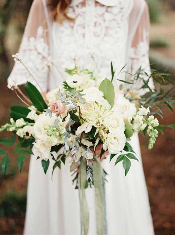 Beautiful Bridal Bouquet with a Just-picked Look