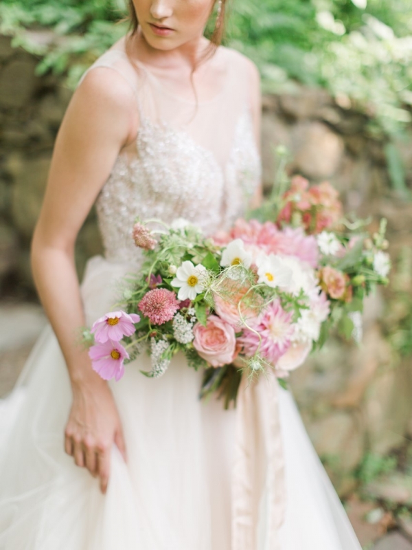 Pretty Just-Picked Summer Bridal Bouquet | As seen on @aislesociety | Photography - Rachel May