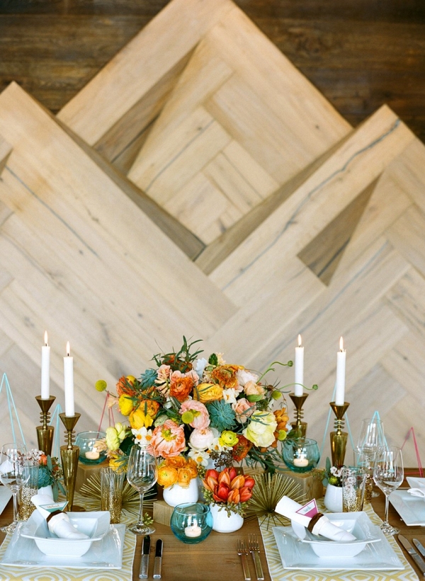 Mid-Century Modern Wedding Tablescape with Floral Centrepiece