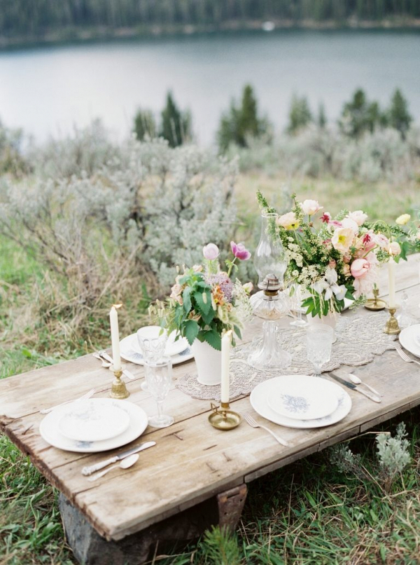 Rustic vintage mountain wedding table