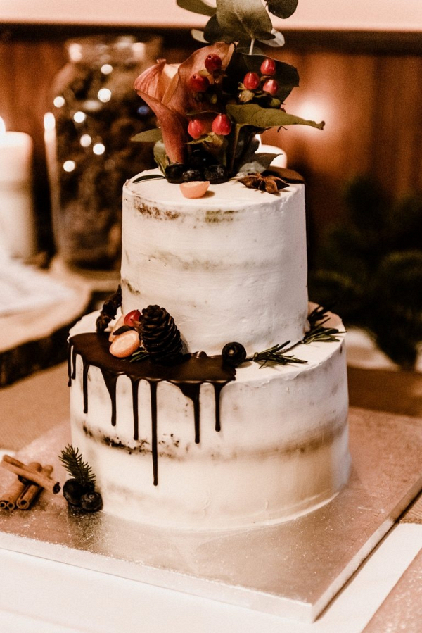 Winter drip wedding cake