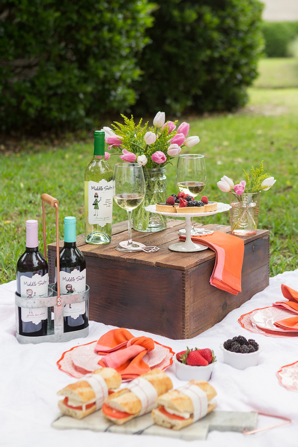 How To Style A Bridal Shower Picnic