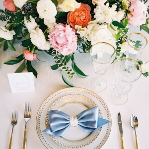 Classic Blue Pink and Gold Wedding Table