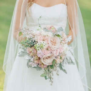 Blush bridal bouquet