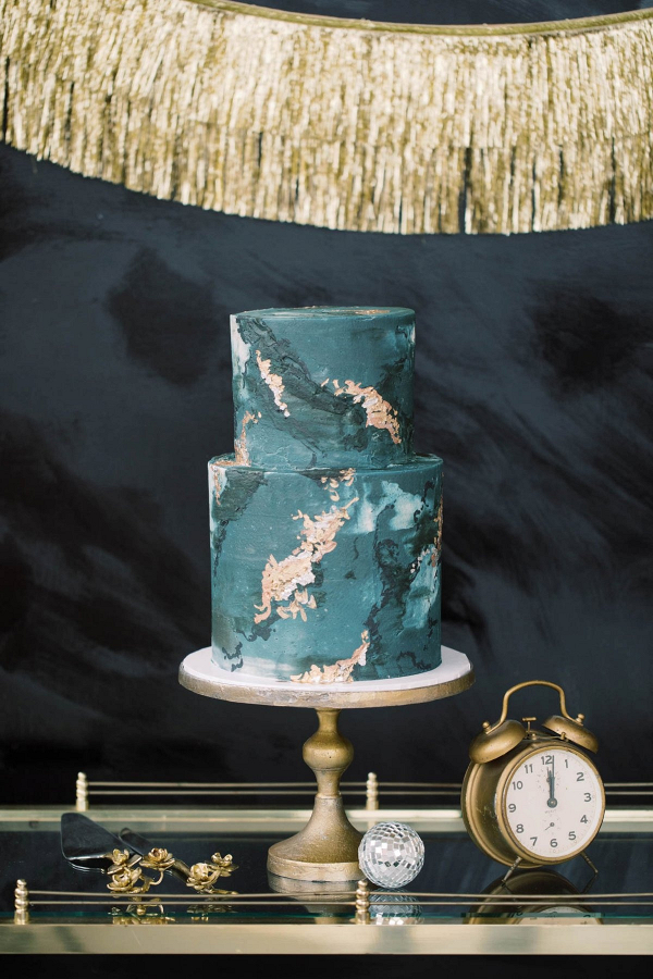 Blue and gold marble wedding cake