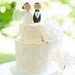 Classic Ivory Wedding Cake