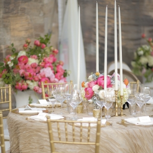Gold and pink reception decor 