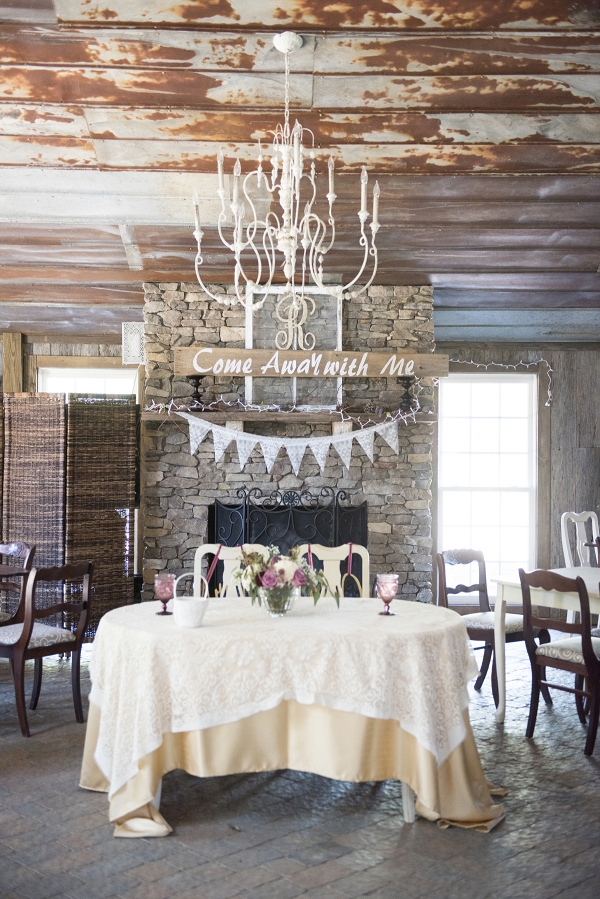 Rustic Chic Sweetheart Table
