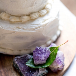 Ivory cake with amethyst crystals 