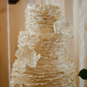 Vintage Rustic Wedding With White Ruffle Wedding Cake Sophie Asselin Photographe