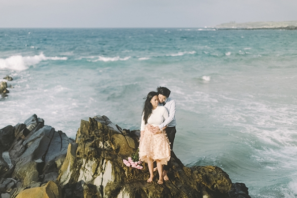 sweet and romantic Hawaii elopement by Angie Diaz Photography on Glamour & Grace