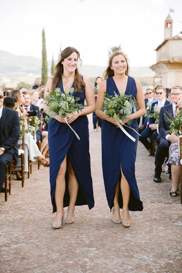 bridesmaids in navy blue dresses
