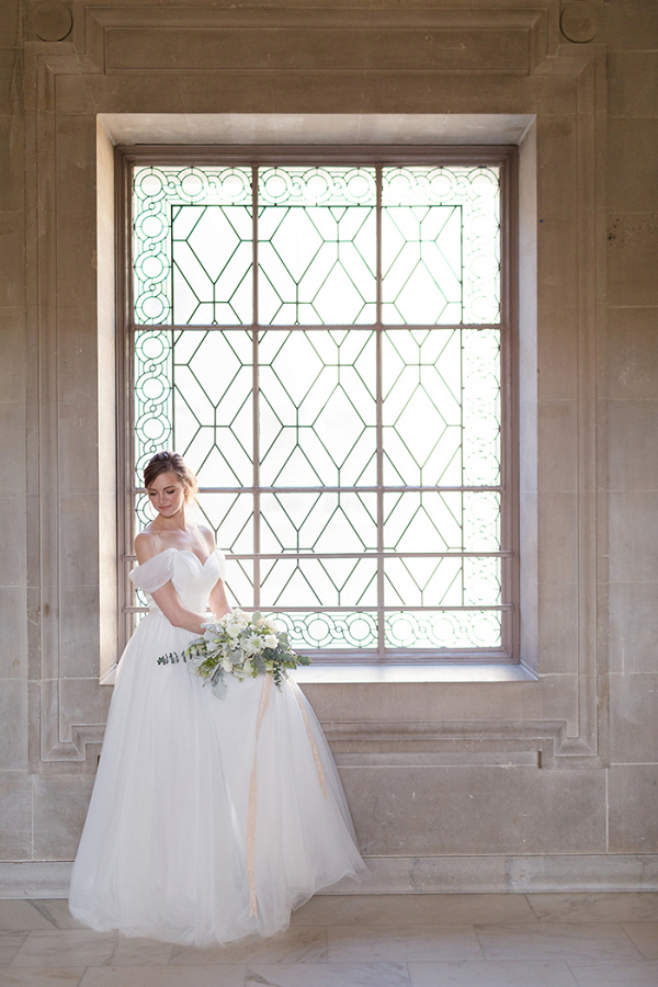 Elegant Architecture for a Romantic Wedding Day