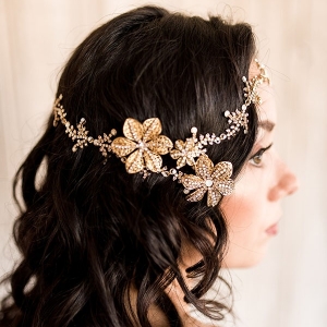 Hairstyling Tutorial for a Modern Gold Bridal Halo