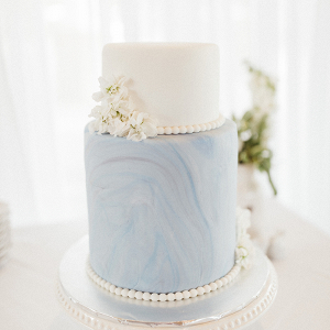 Timeless Wedding Inspo with Classic Blue Details Cake Image