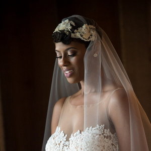 Outdoor-Glam-Alabama-Wedding-Stunning-bride-in-Veil
