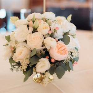 Elegant-Shabby-Chic-Wedding-Centerpiece-and-Table-Number