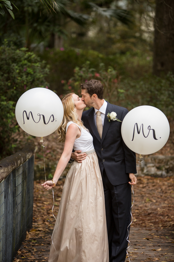 Kate Spade Inspired Wedding - mr and mrs balloons