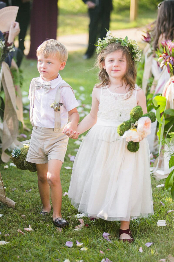 Outdoor-Floral-Fall-Wedding-Flower-girl-with-floral-crown
