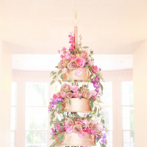 3-tier-hanging-cake-from-a-berry-hued-wedding-inspiration