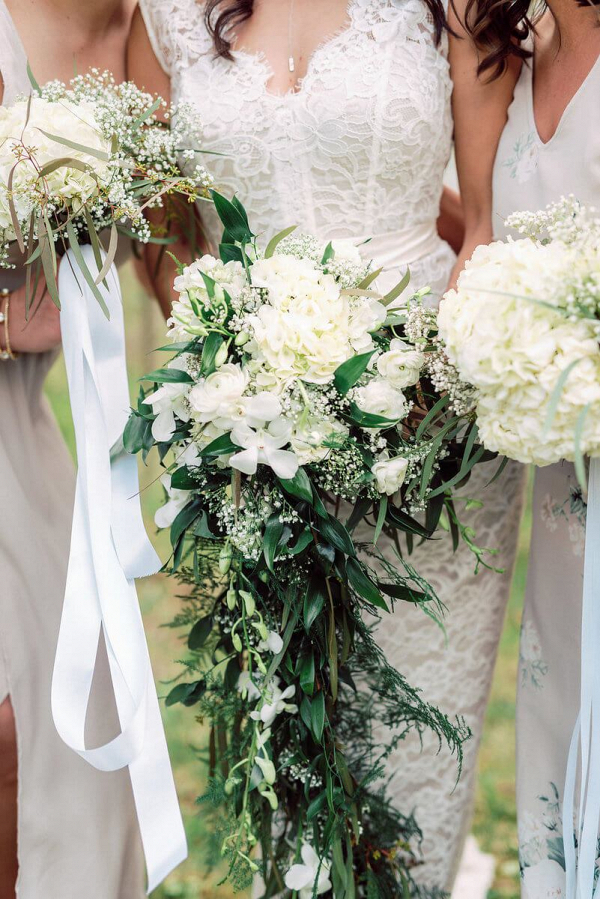 Vintage-Boho-Inspired-Barn-Wedding-cascading-greenery-bouquet