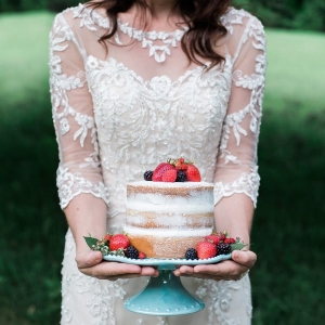 Vintage-Orchard-post-wedding-bride-cake