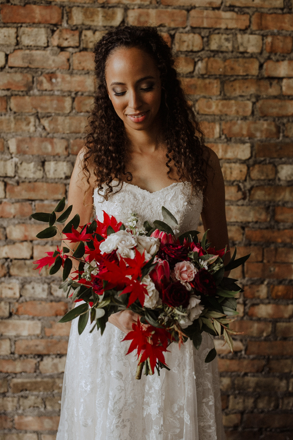 Fall red bridal bouquet