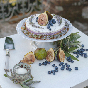 Small cake with figs