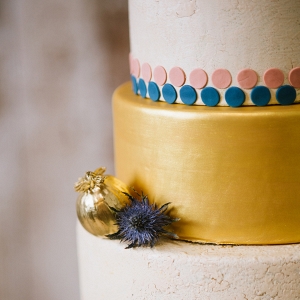 Modern Wedding Cake with Crackle Icing