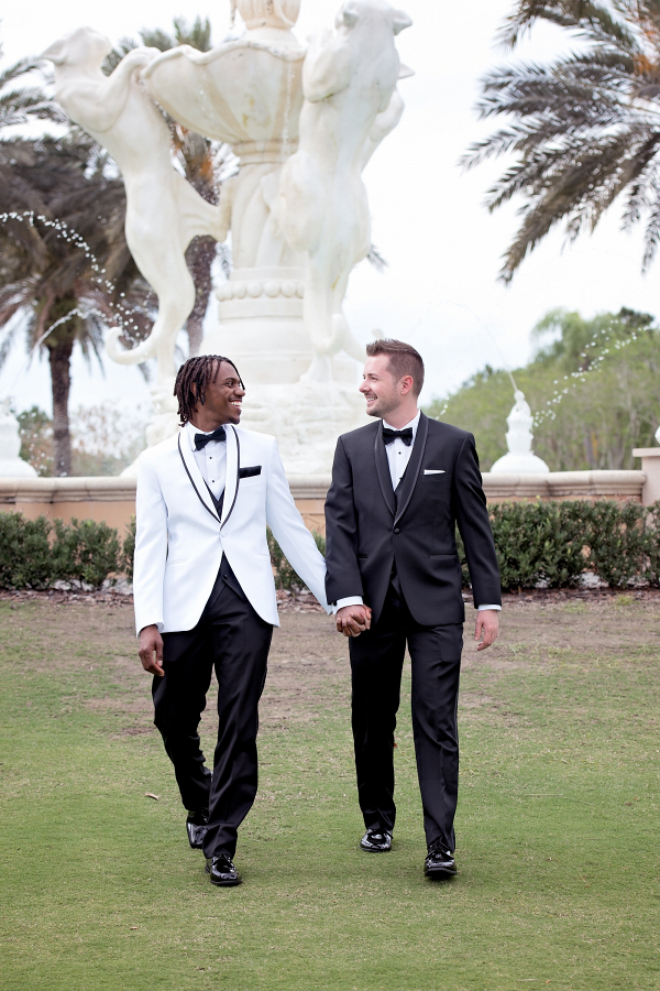 Grooms by fountain