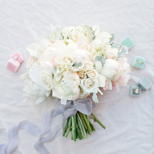 Cream and blush bouquet