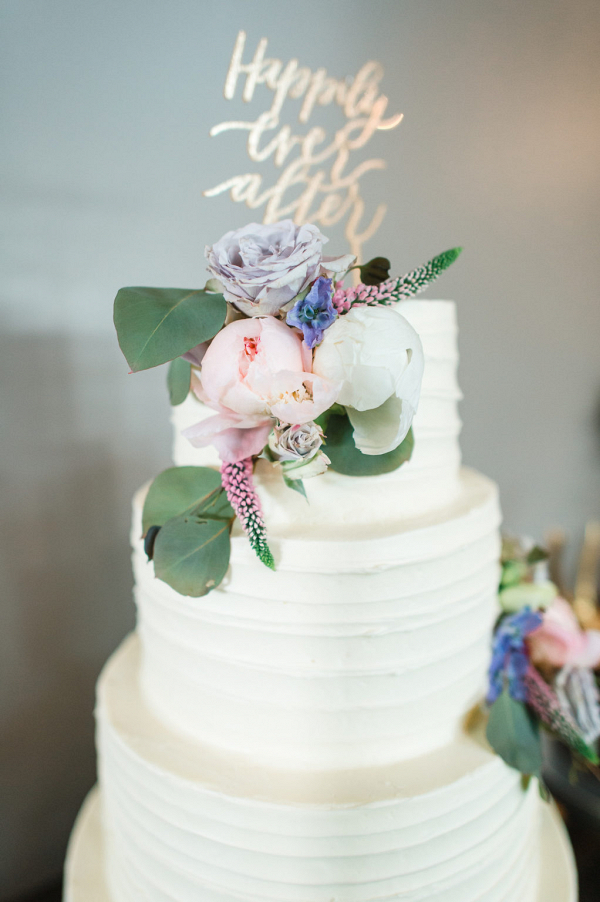 Classic Traditional Wedding Cake with Flowers