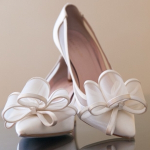 Bow wedding shoes