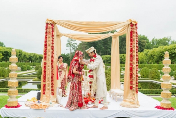 Elegant outdoor Indian wedding ceremony at Oheka Castle