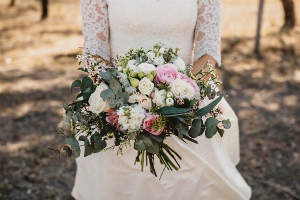 White and pink bridal bouquet