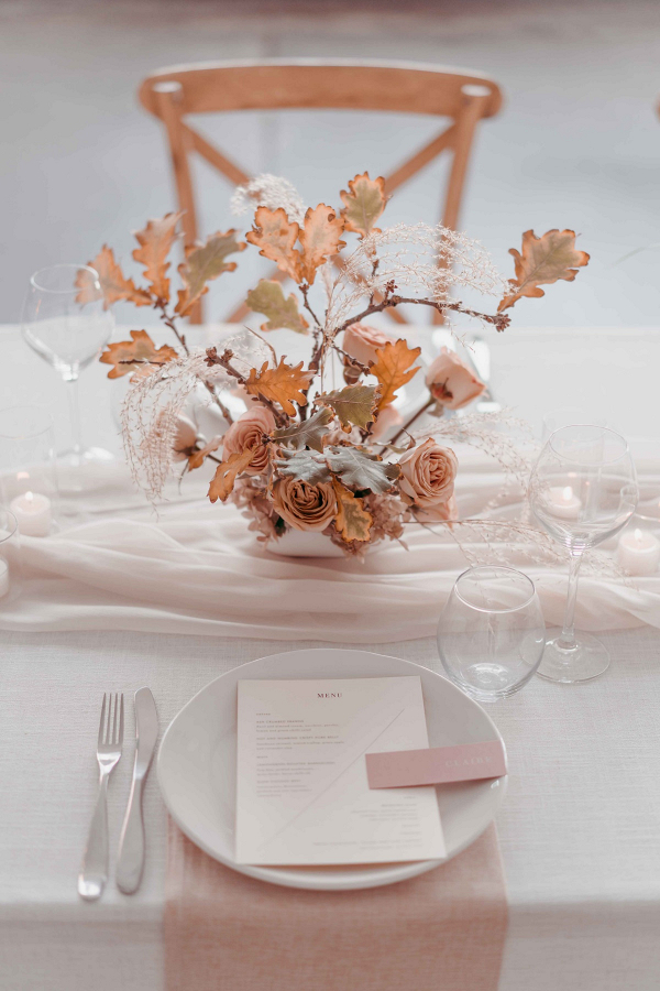 Minimalist wedding table in neutral hues