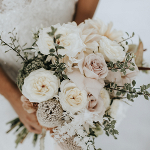 Romantic white and blush bridal bouquet