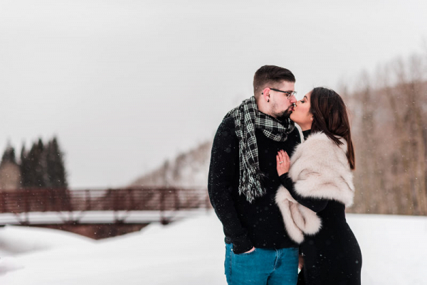 A kiss in the snow