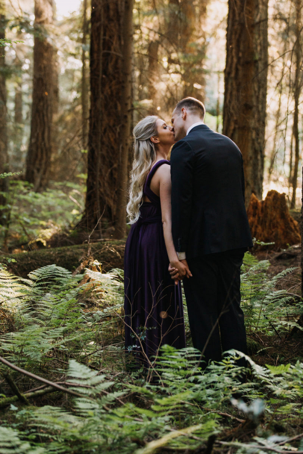 A kiss in the woods
